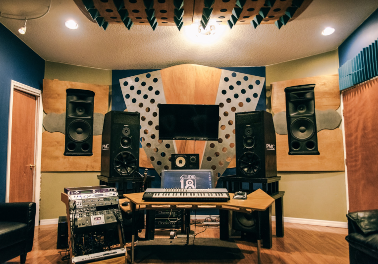 Studio 18 on SoundBetter