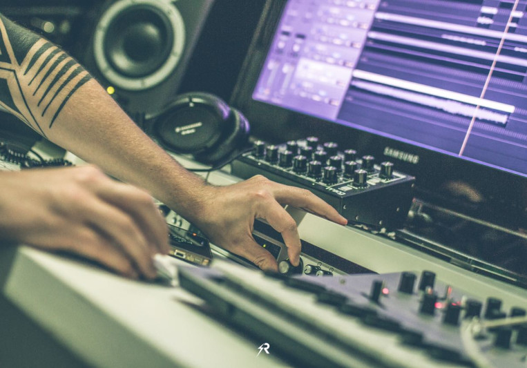 FABRIEK on SoundBetter