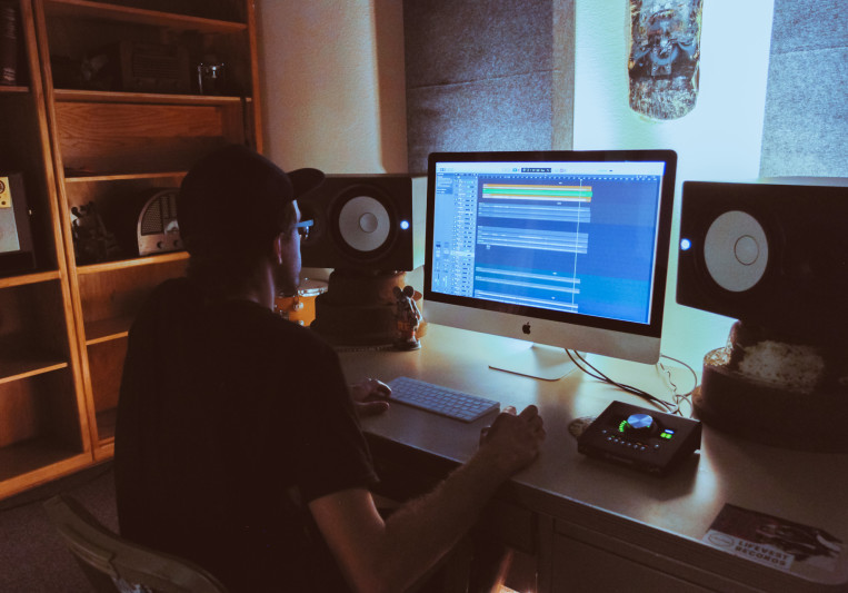 Virgil's Sound Den on SoundBetter