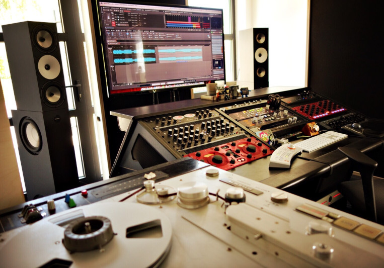 Dan D'Ascenzo Mastering | LRA on SoundBetter