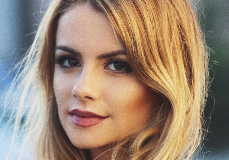 Chelsea Collins on SoundBetter
