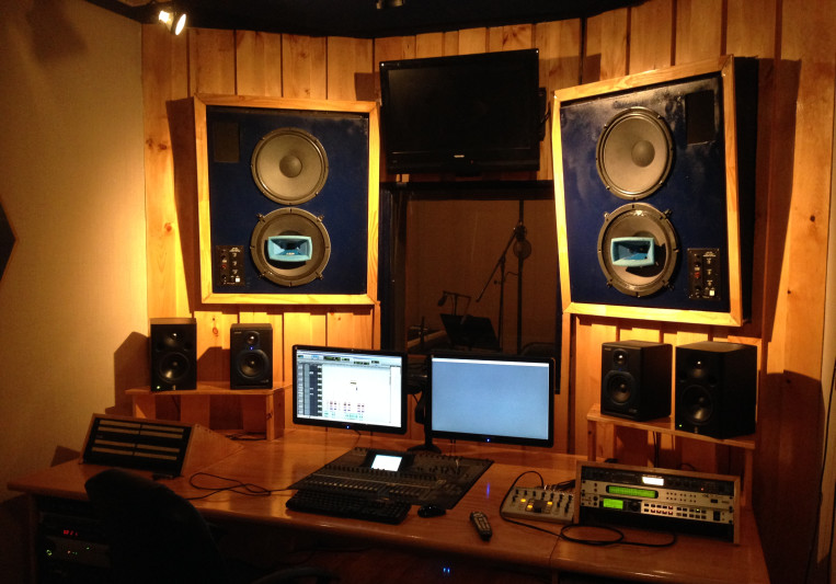 Lew Savage on SoundBetter