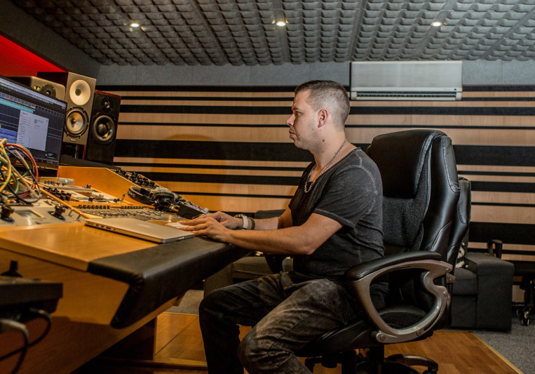 JC Producer & Audio Engenieer on SoundBetter