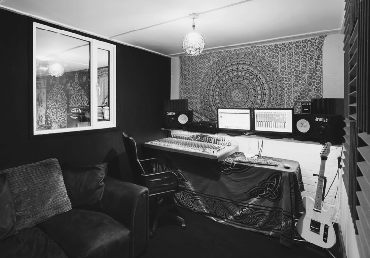 Riff Factory Recording Studio on SoundBetter