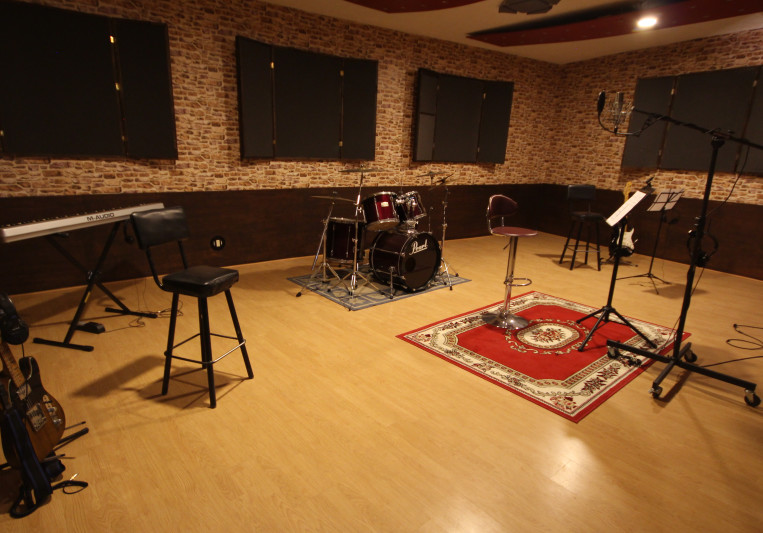 AntenaStudio on SoundBetter