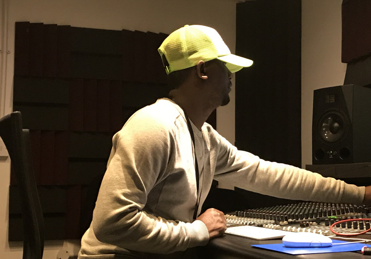 Vallis Weekes on SoundBetter