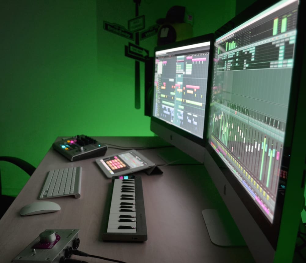 Mac Setups: The Studio of a Music Producer