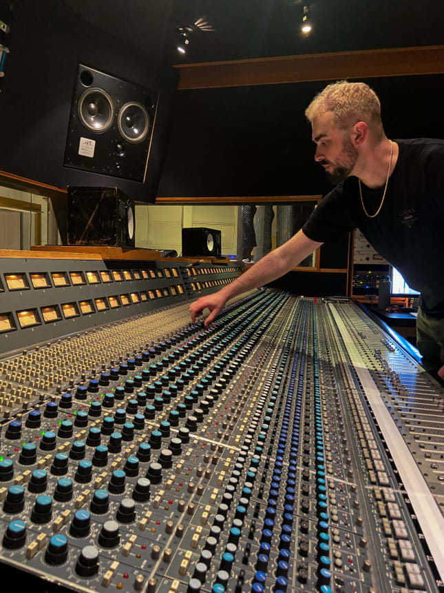 Recoding Mixing Engineer Tucker Andrew - Mixing and Recording Engineer - Los Angeles | SoundBetter