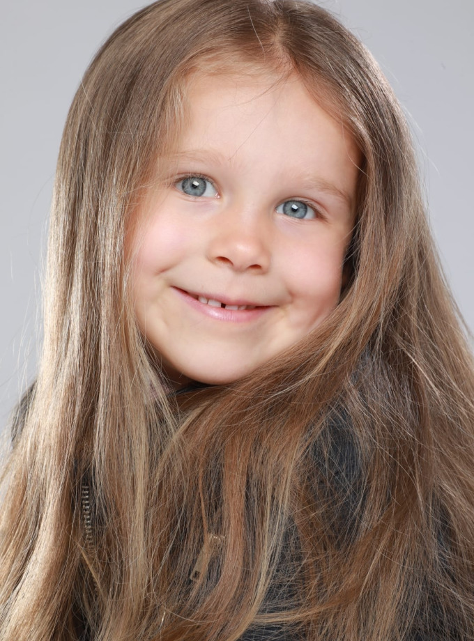 Hristina H Child model Source Models model agency 261393