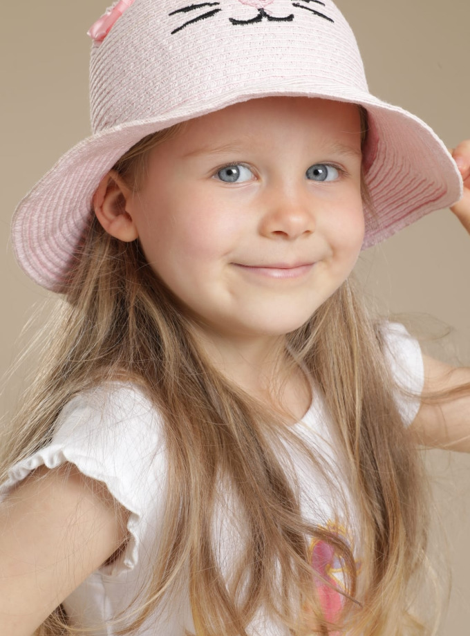 Hristina H Child model Source Models model agency 261393