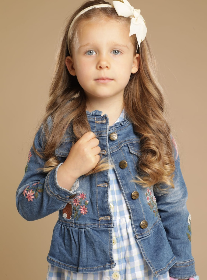 Hristina H Child model Source Models model agency 261393