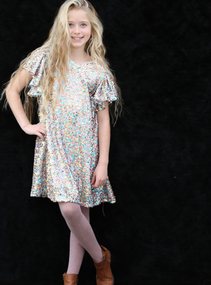 Mia W | Child model | Source Models model agency | 214705