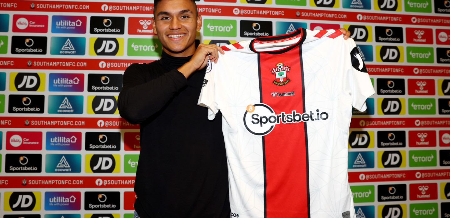 Saints hotsell transfer news