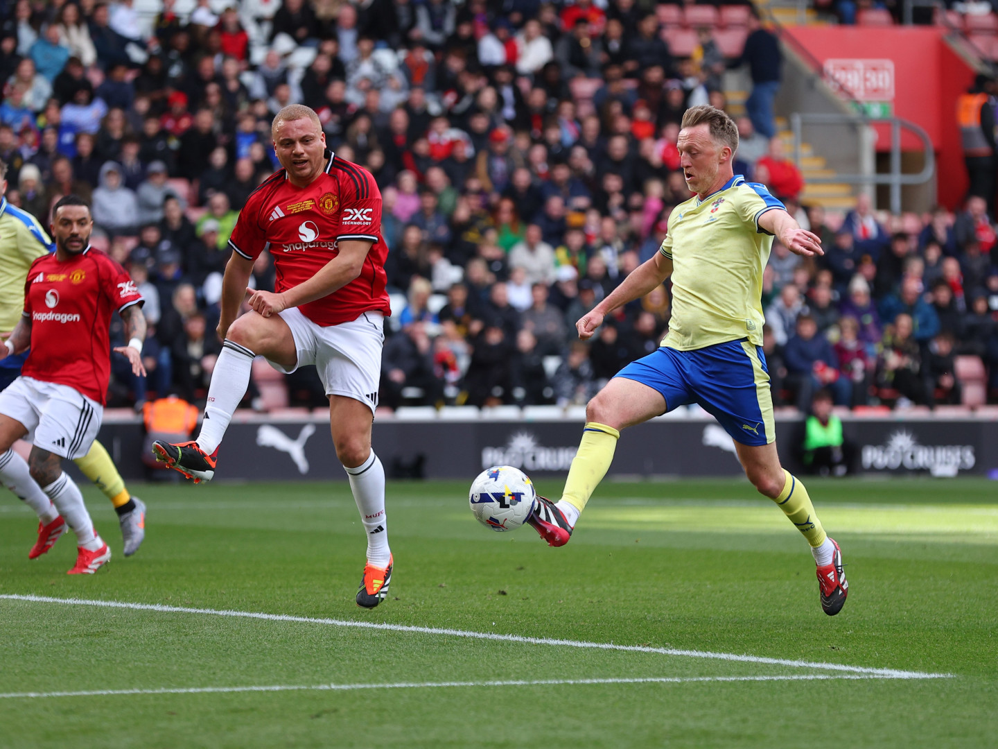 SM20260328SFC_Man_U15180001_jveen3