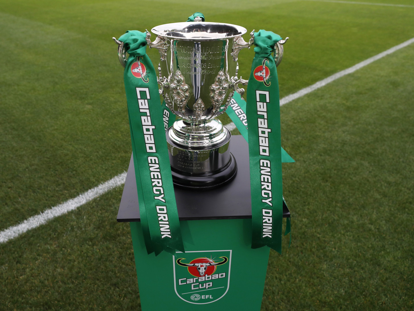 2022-23/Other/Miscellaneous/Carabao_Cup_trophy_dbjavt