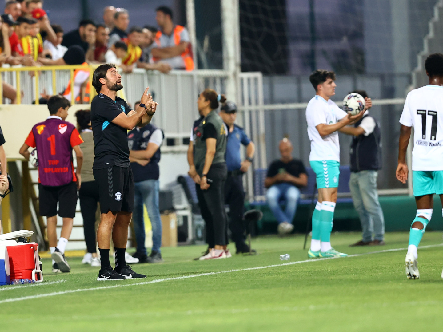 2023-24/Matchdays/20230715 Goztepe vs Southampton Pre Season/AY5I4774_57419062-4296-4f03-bc8b-e057819b684a_hxq4rp