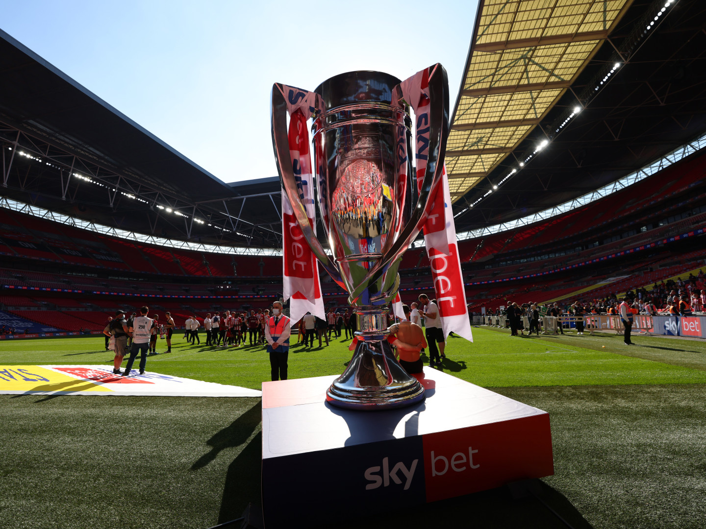 2023-24/Other/Miscellaneous/Championship_trophy_vaioo3