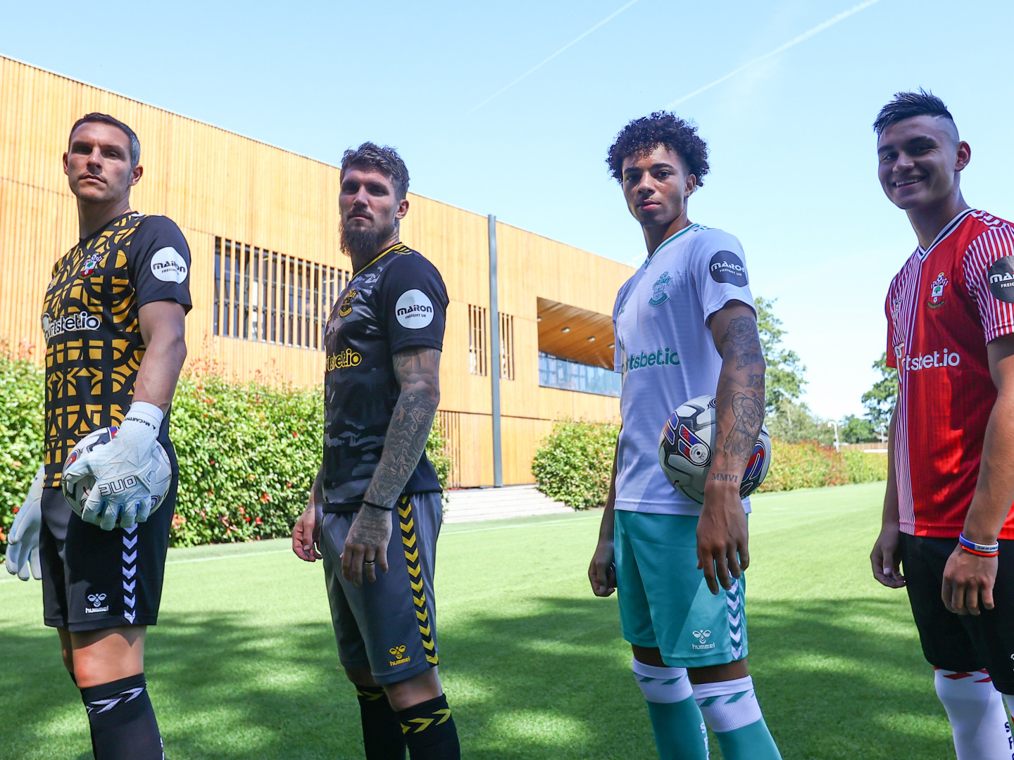 2023-24/Partnerships/Mairon/20230823_Mairon_Sleeve_Shoot_098_iy0k6j