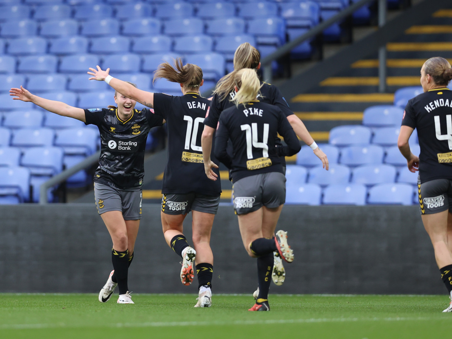 2023-24/Women's Team/Barclays Women's Championship/Palace (A)/EllaGoal_zgjcah