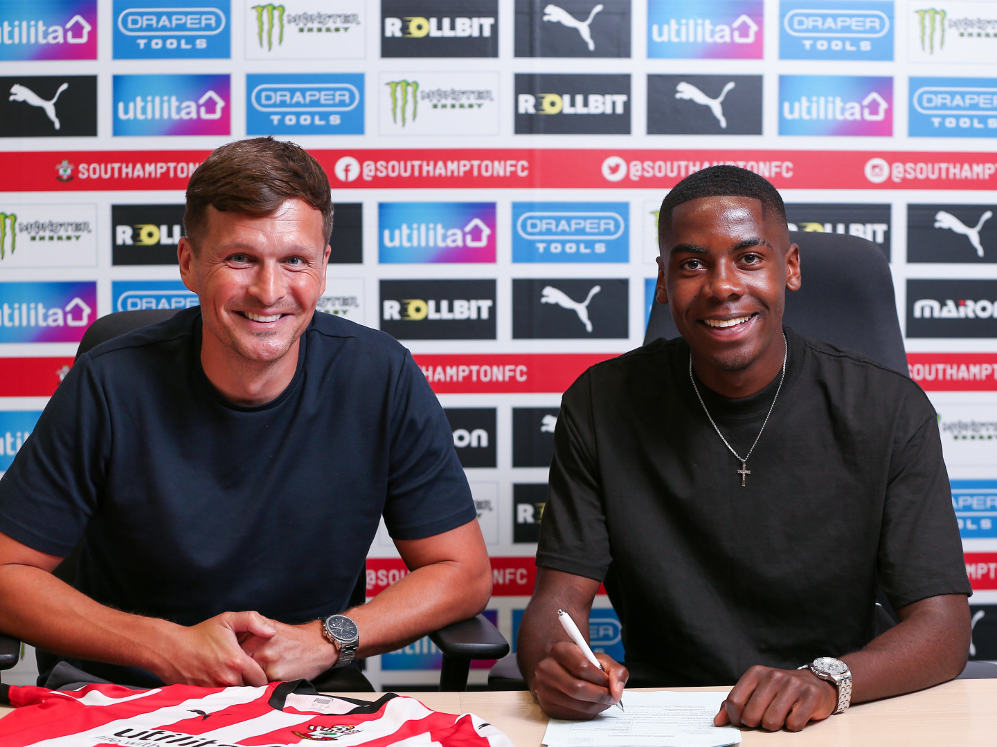 2024-25/U21s/Signings/Romeo Akachukwu/CM_romeo_akachukwu_signing_04_zzbt0h