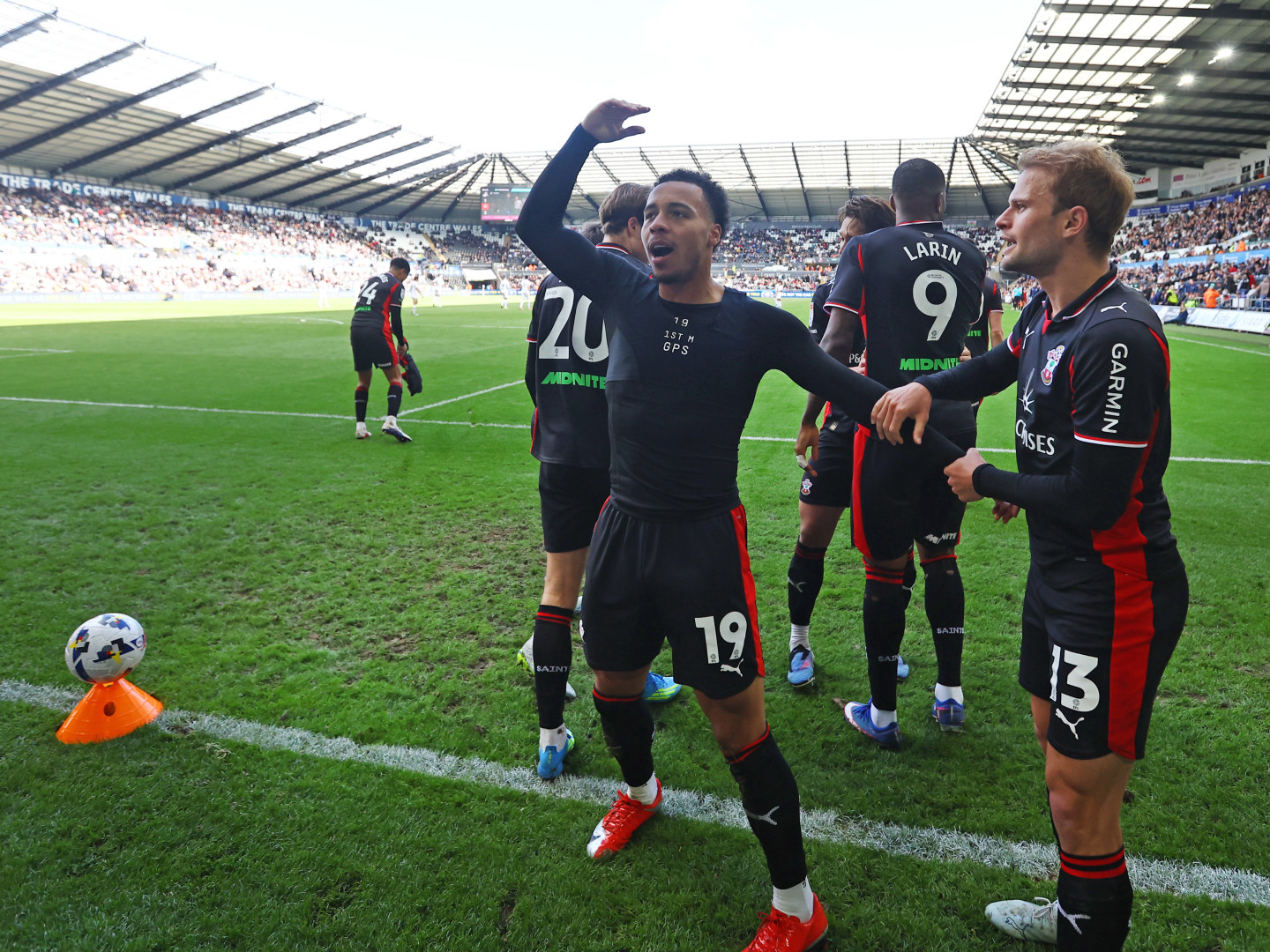 2025-26/Matchdays/20260418 Swansea vs Southampton/20260418_Swansea_Southampton_219_jjxl1w