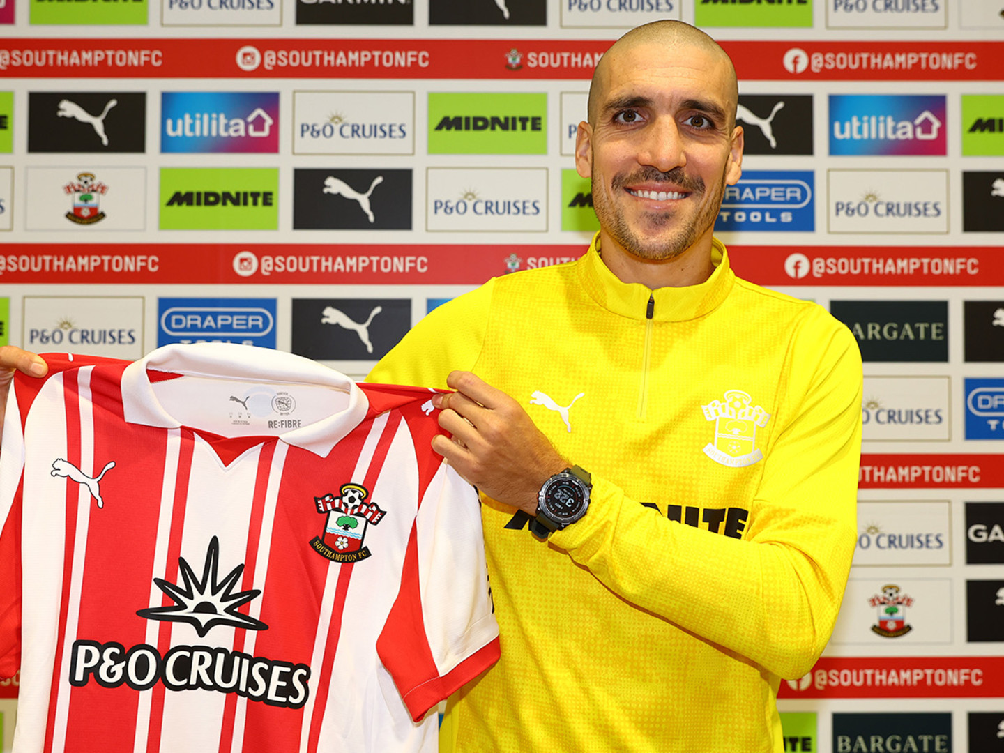 2025-26/Signings/Oriol Romeu/20251104_Oriol_Romeu_065_cm1z5t