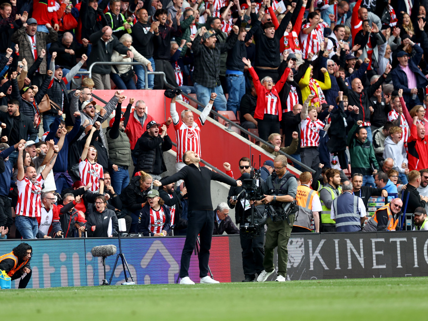 2026-27/Matchdays/20261011 Southampton vs Portsmouth/MW_Southampton_Portsmouth_290_lsb83n