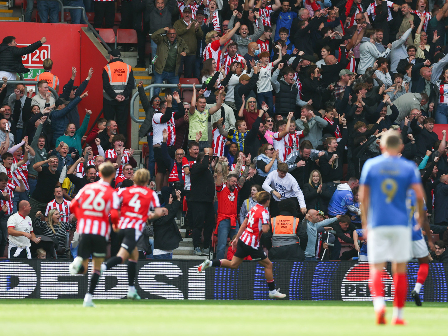 2026-27/Matchdays/20261011 Southampton vs Portsmouth/shutterstock_editorial_17210391aa_mhzvar