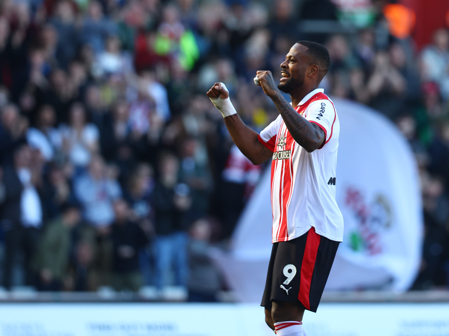 2026-27/Signings/Cyle Larin/MW_Southampton_Oxford_135_poen8y