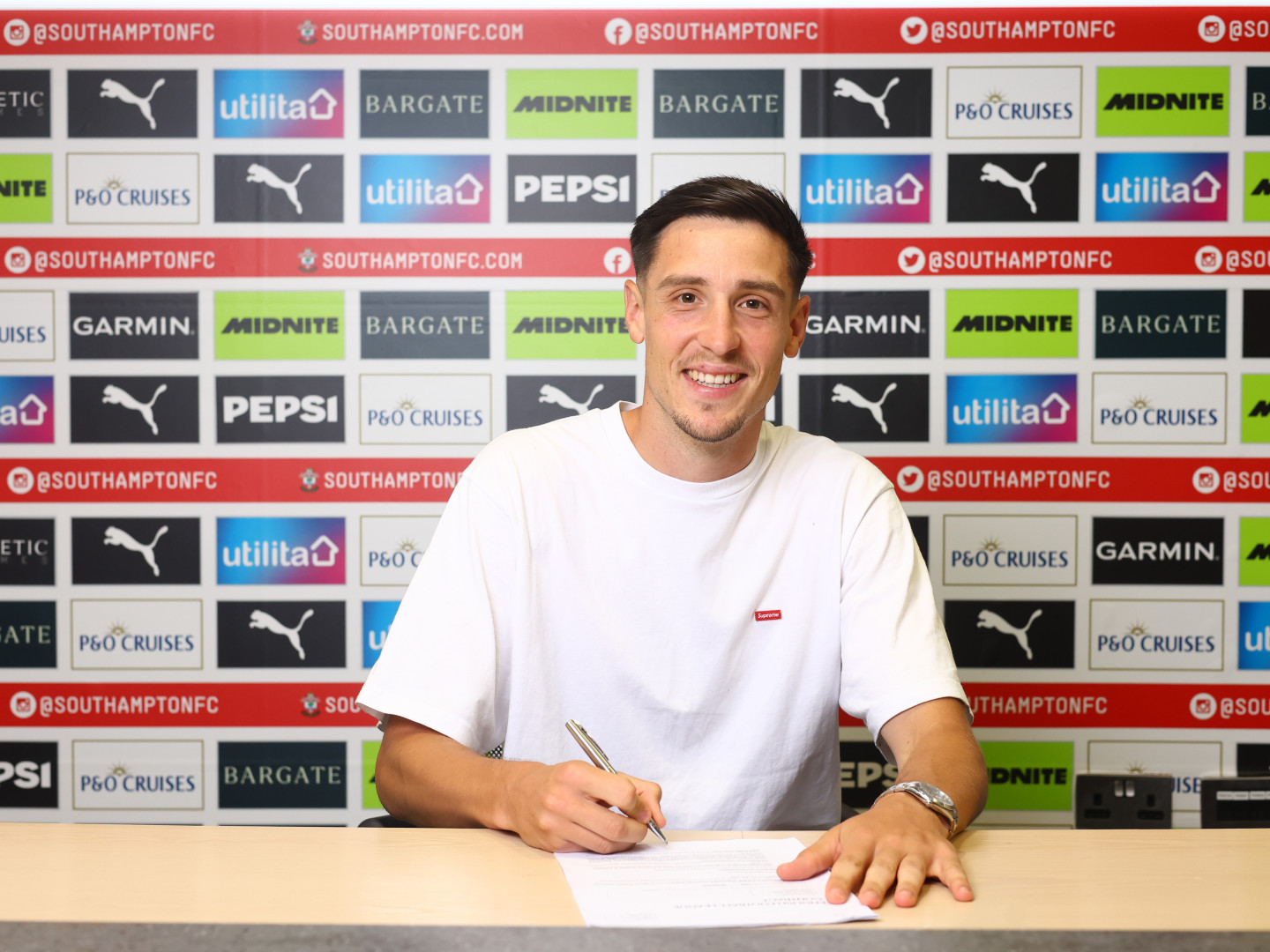 2026-27/Signings/Keven Schlotterbeck/20260827_Schlotterbeck_009_vktetm