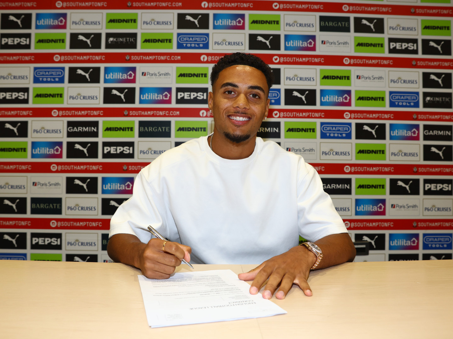2026-27/Signings/Lewis Dobbin/20260714_LewisDobbin_012_blyr21