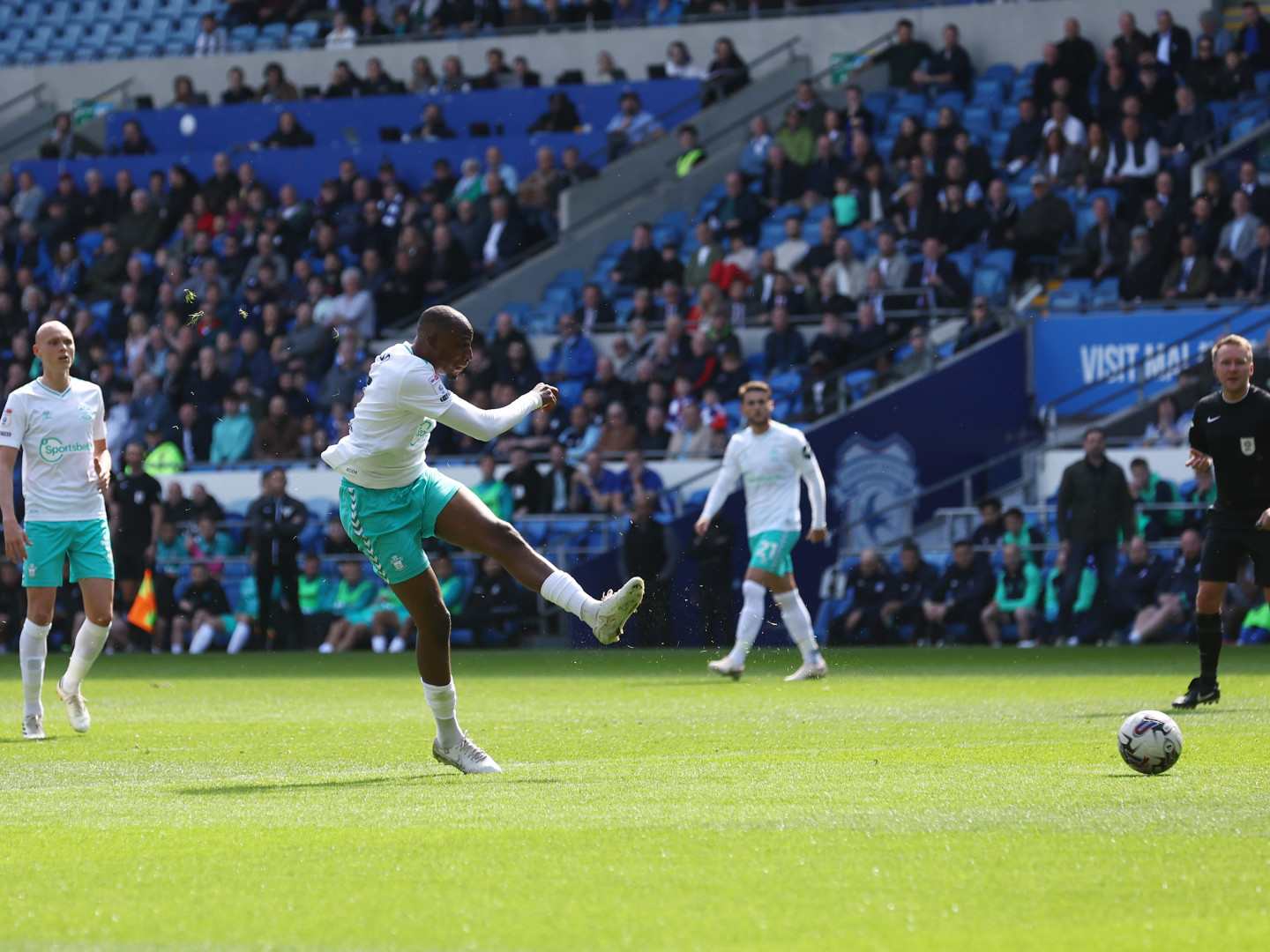 Live Matchday Images/2023-24/20240420 Cardiff vs Southampton/106A7630_8cd096c9-260b-4515-b678-a7e8b86bf87f_20240420032305_evqnmb