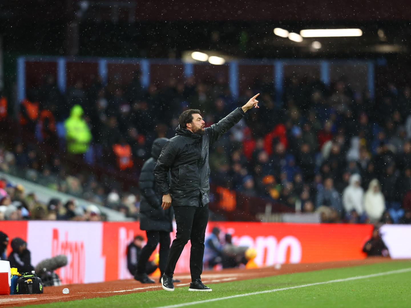 Live Matchday Images/2024-25/20241207 Aston Villa vs Southampton/AY5I0563_d0mxku