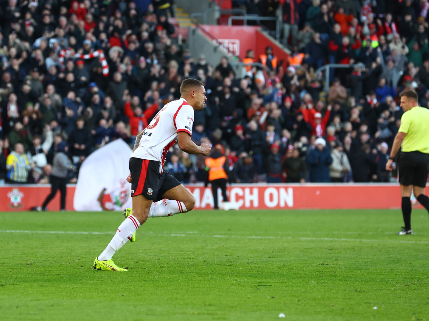 Live Matchday Images/2025-26/20251220 Southampton vs Coventry/106A8919_SzALivxZ_20251220015128_1_anbbkx