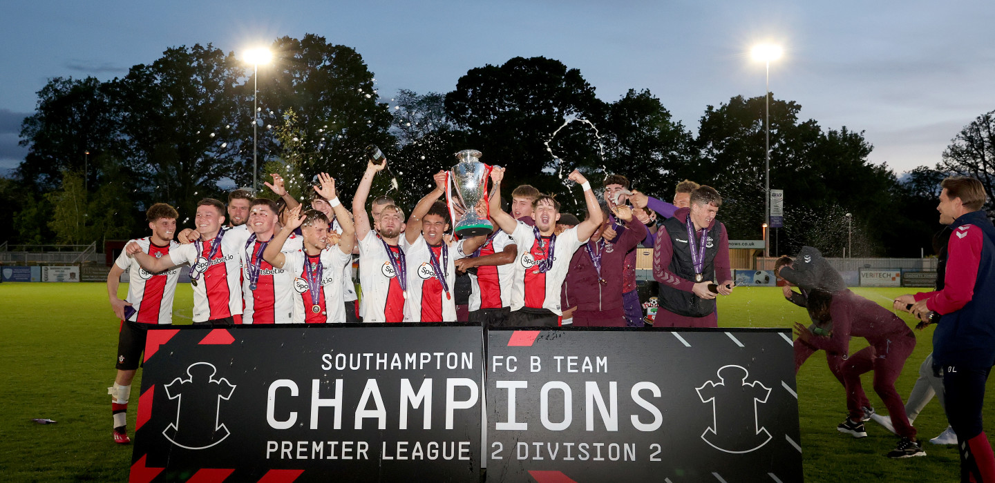 2022-23/B Team/20230428 Southampton B Team win PL2 Division 2/20230510 Trophy Lift/20230510_Bteam_PL2_Trophy_lift_028_f3a46b