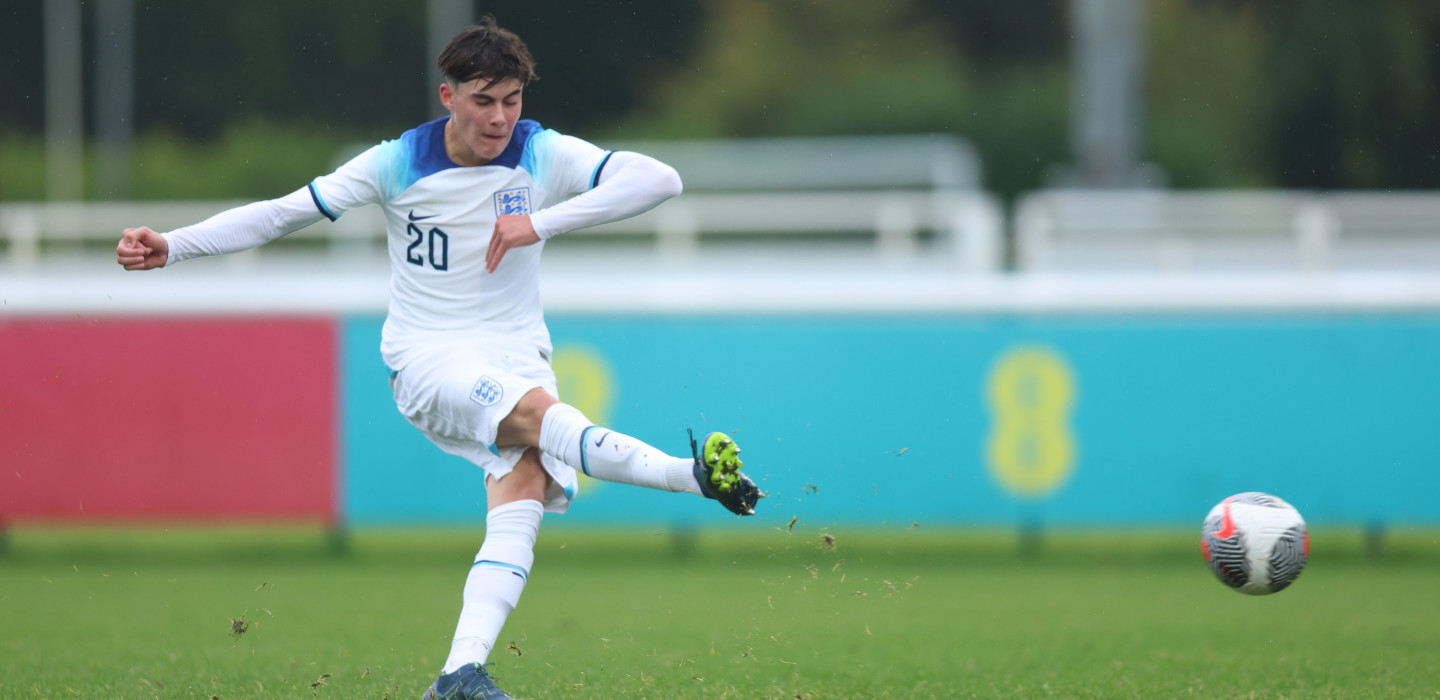 2023-24/Other/International/Jay_Robinson_England_U17_hisqsd