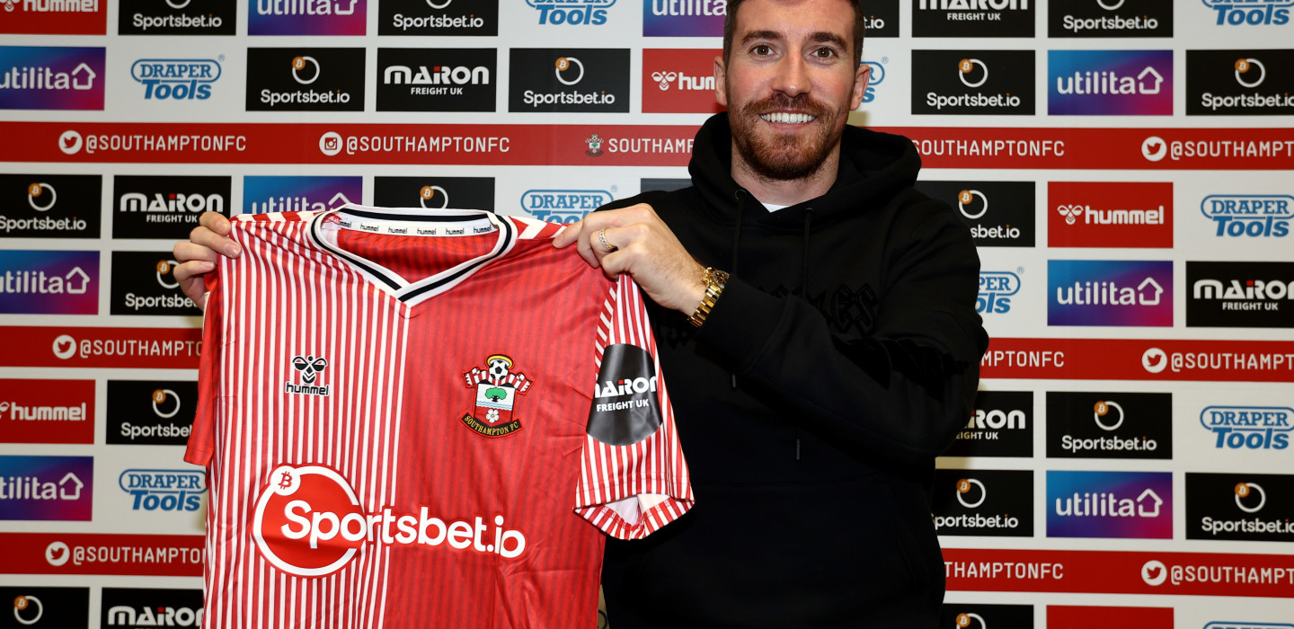 2023-24/Signings/Joe Rothwell/20240115_JoeRothwell_008_wwchqr