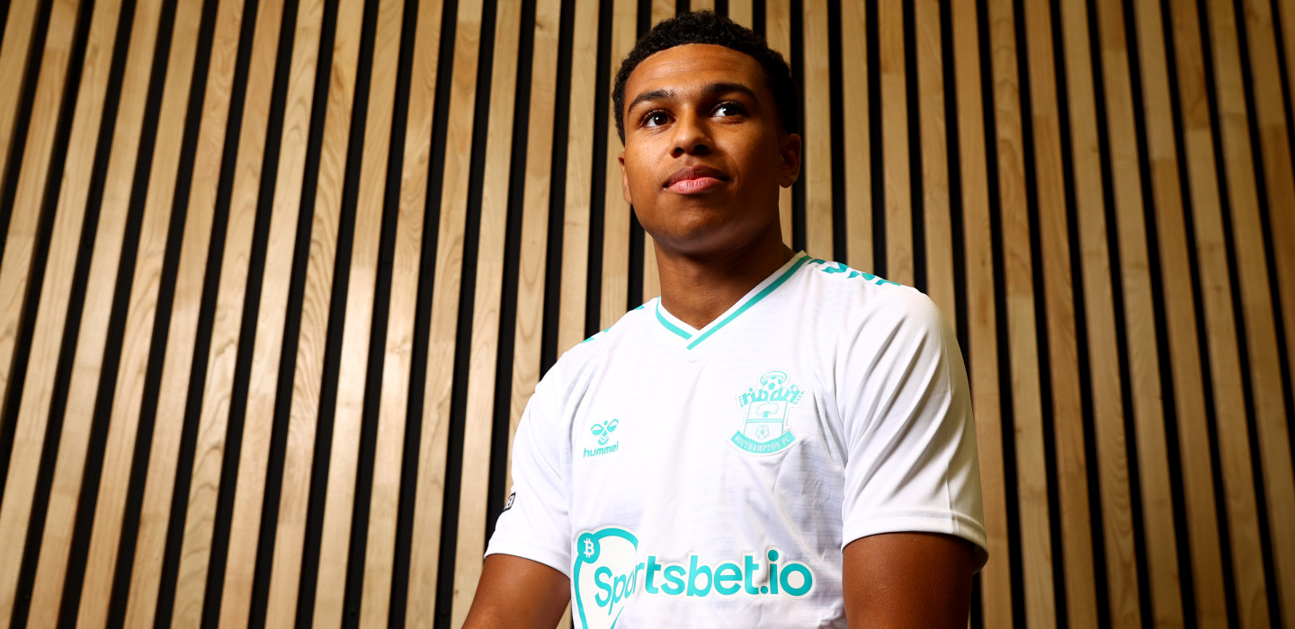 2023-24/Signings/Shea Charles/20230710_SheaCharles_049_oyrcrx