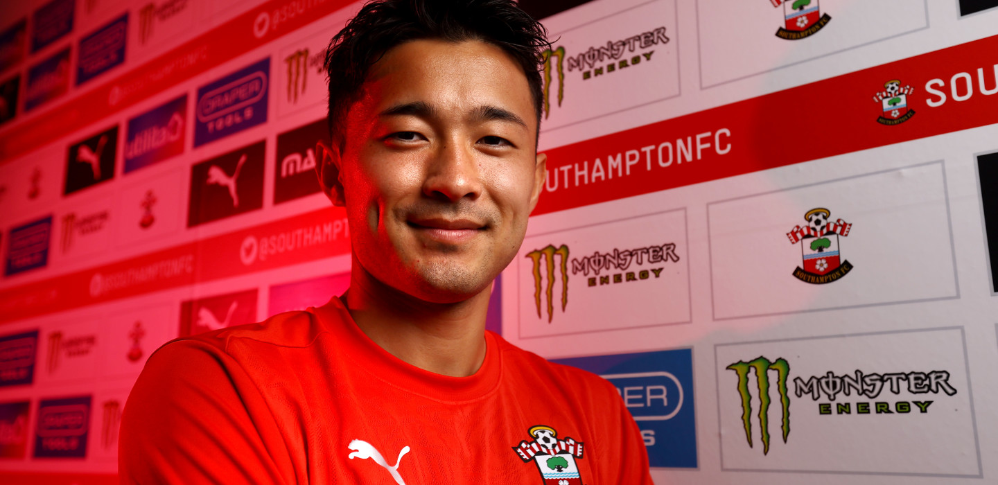 2024-25/Signings/Yukinari Sugawara/20240710_Yuki_Sugawara_011_lk5nkz