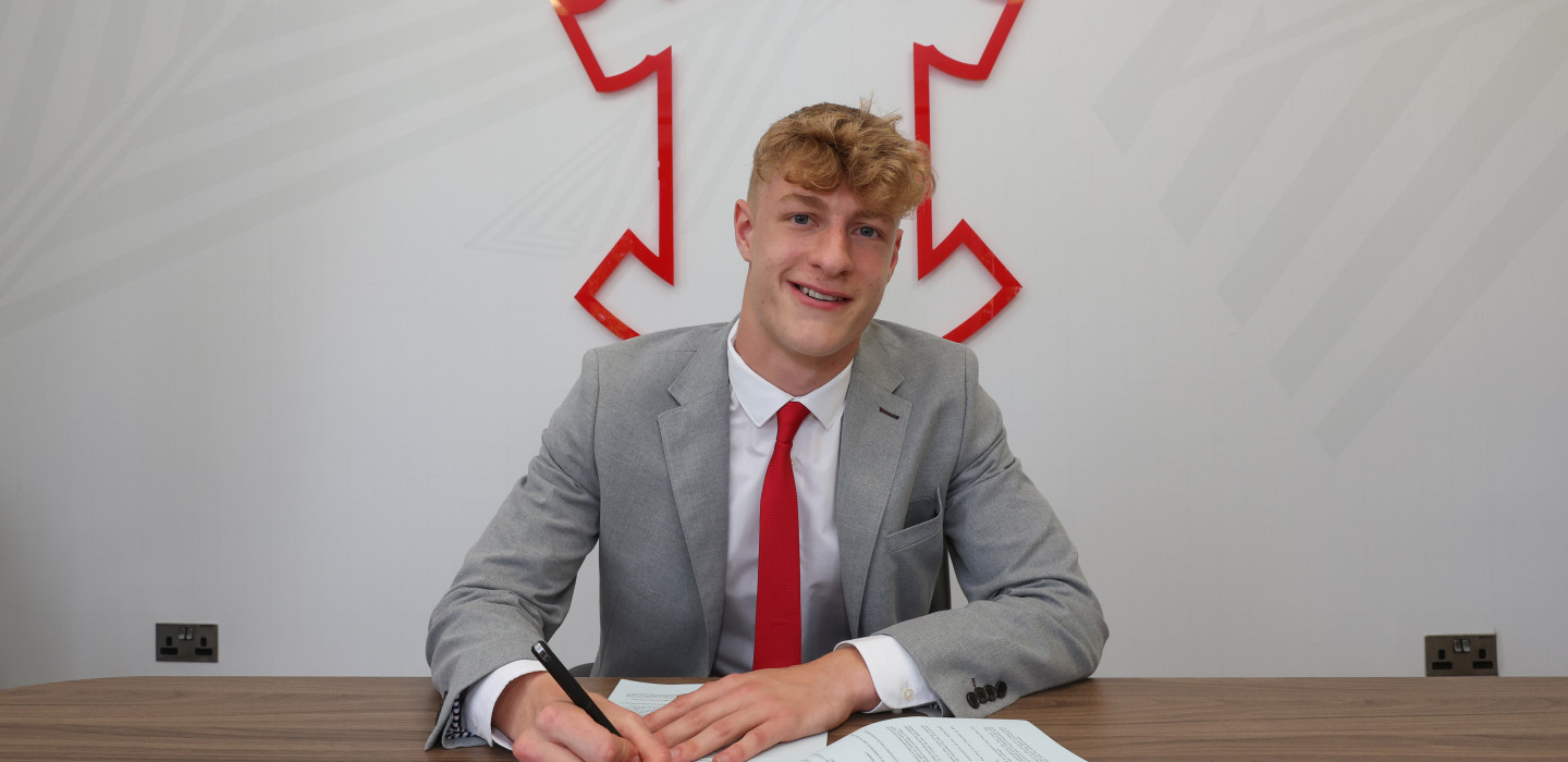 2024-25/U18s/Signings/Max Fry/Max_Fry_Signing0205_mkza7r