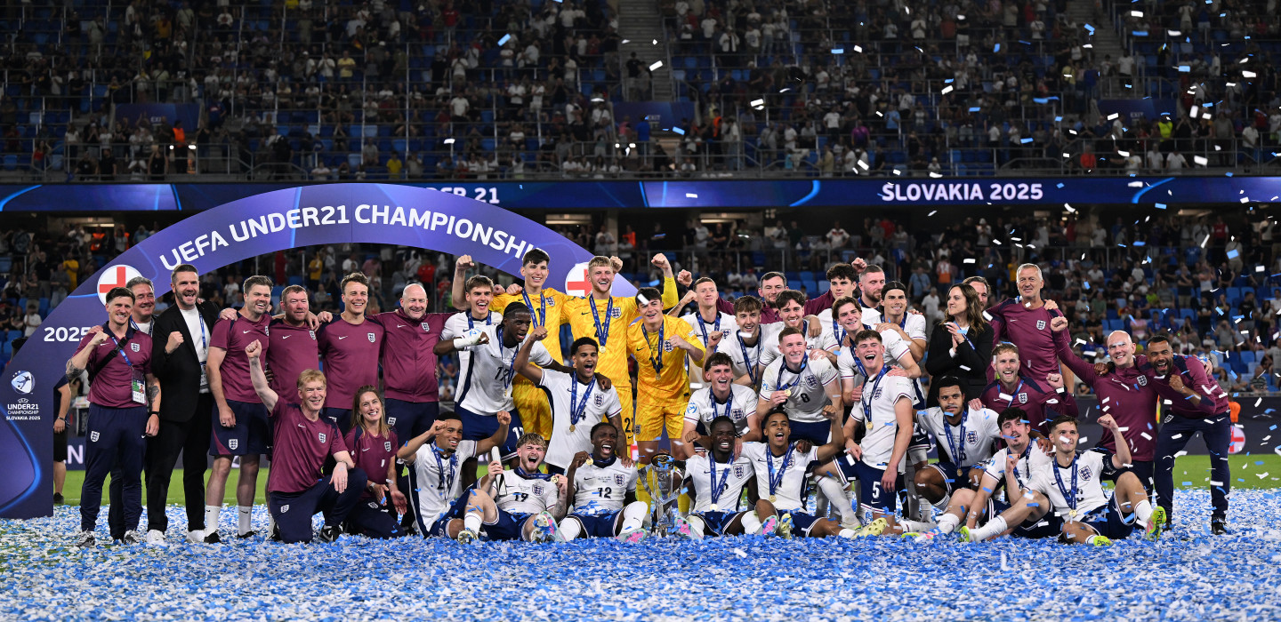 2025-26/International/Ronnie_Edwards_England_ldxn5i