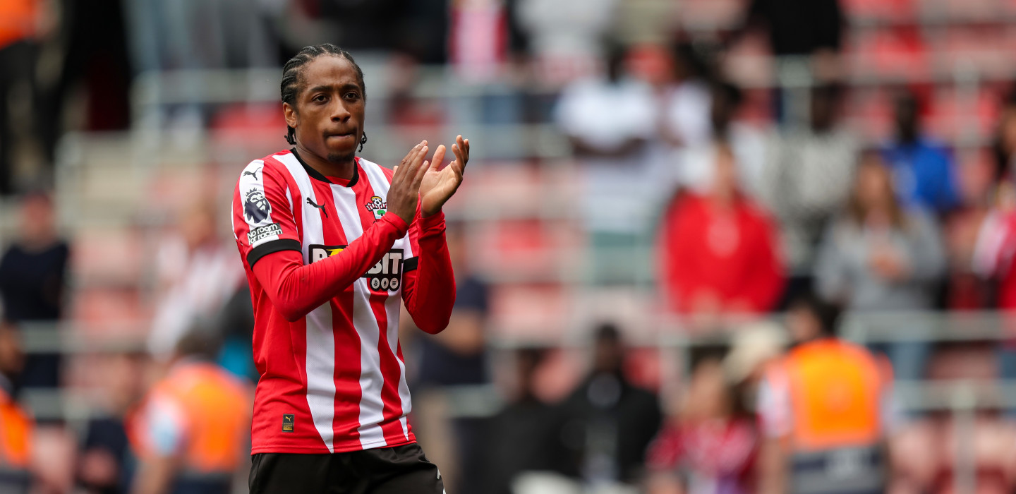 Kyle Walker-Peters w barwach Southampton