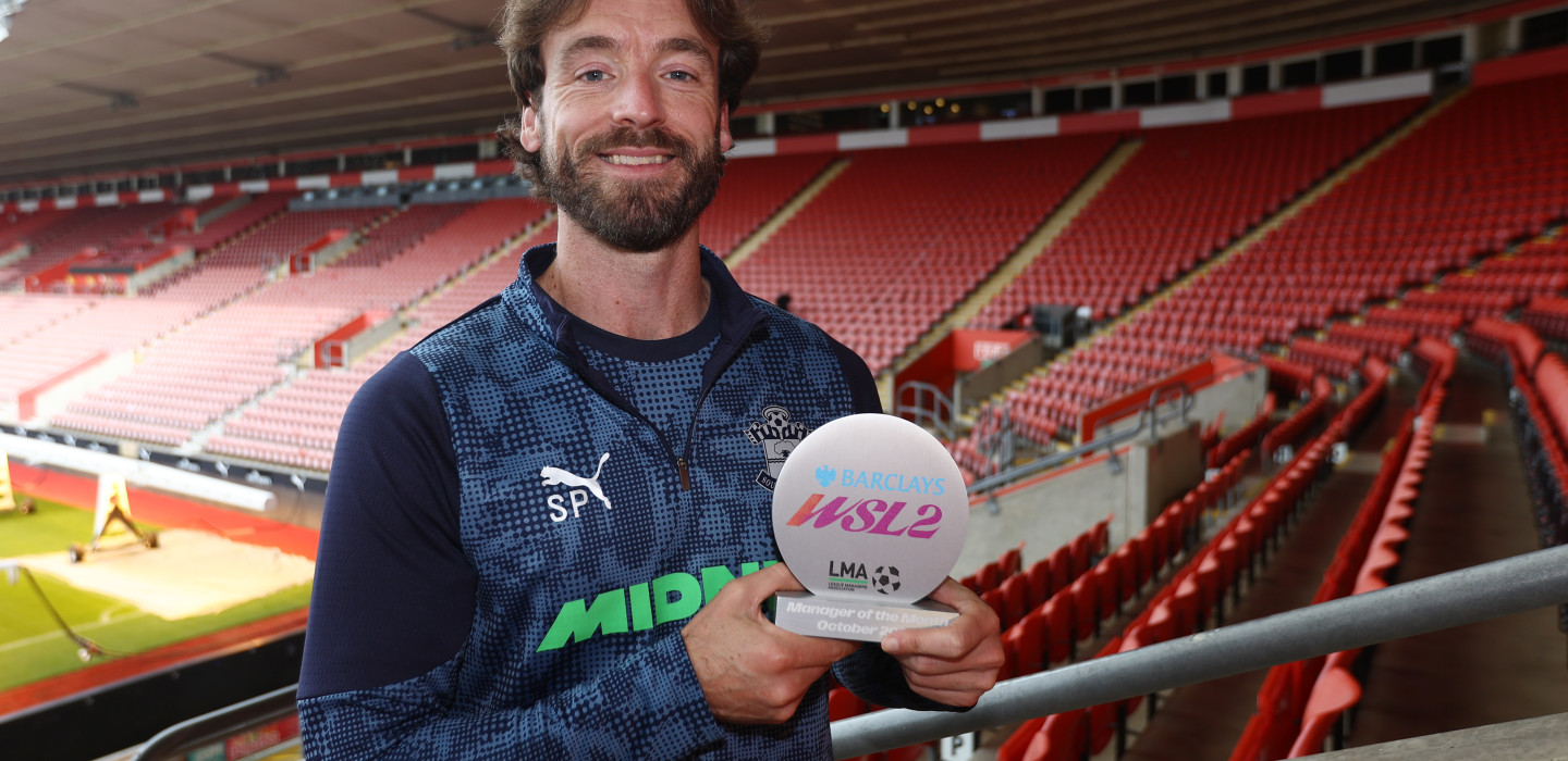 2025-26/Women's Team/Awards/20251022_MOTM_Simon_Parker_004_grj5kw