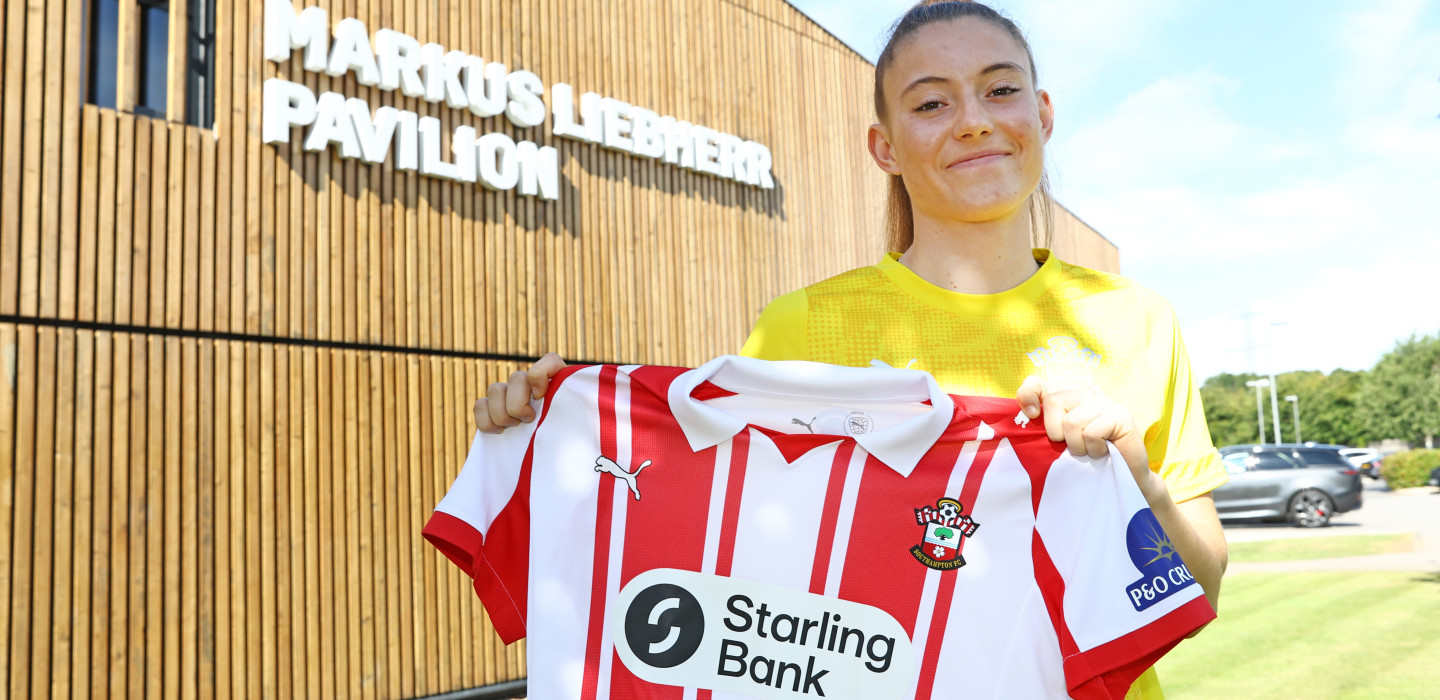 2025-26/Women's Team/Signings/Isabel Watts/20250717_IsabelWatts_011_sq4utr