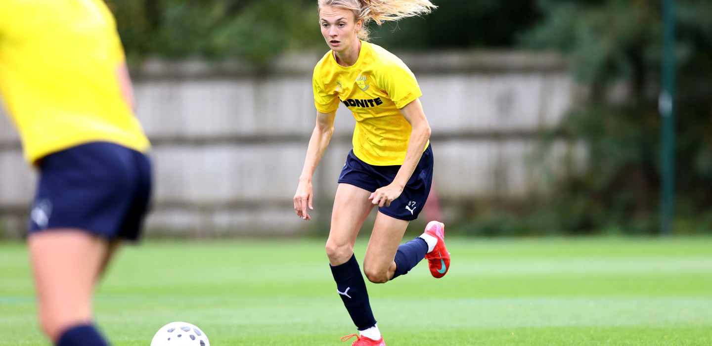 2025-26/Women's Team/Training/20250902 Women's Training/20150902_Womens_Training_005_tumsad