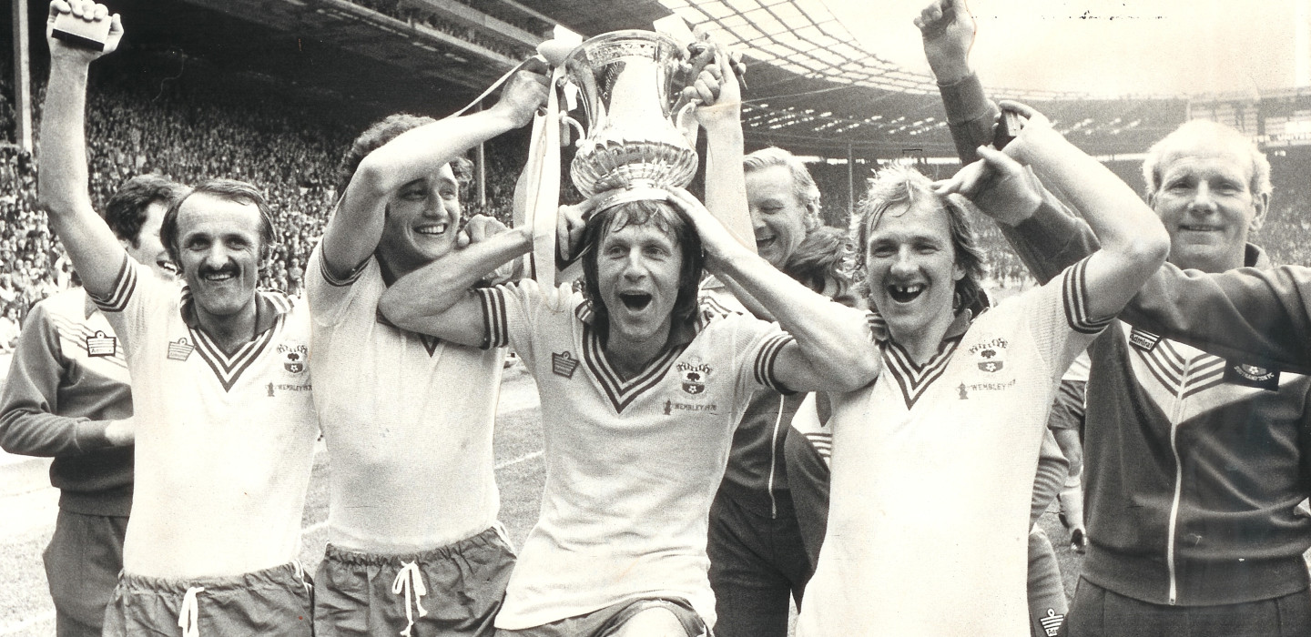 History/Former players/Mel Blyth/Mel_Blyth_1976_FA_Cup_etykmw