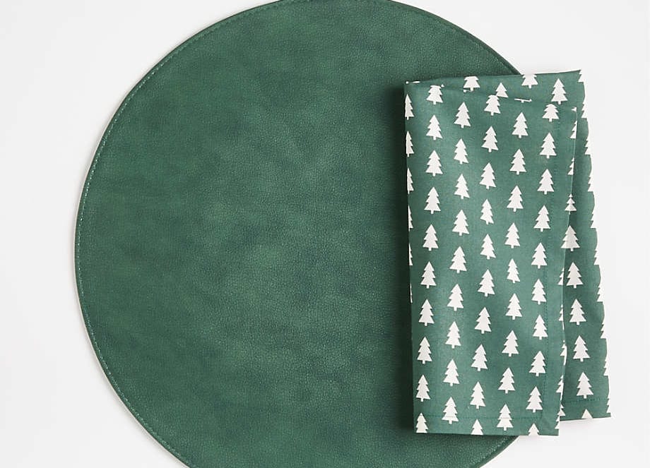 Maxwell Green Round Easy-Care Placemat