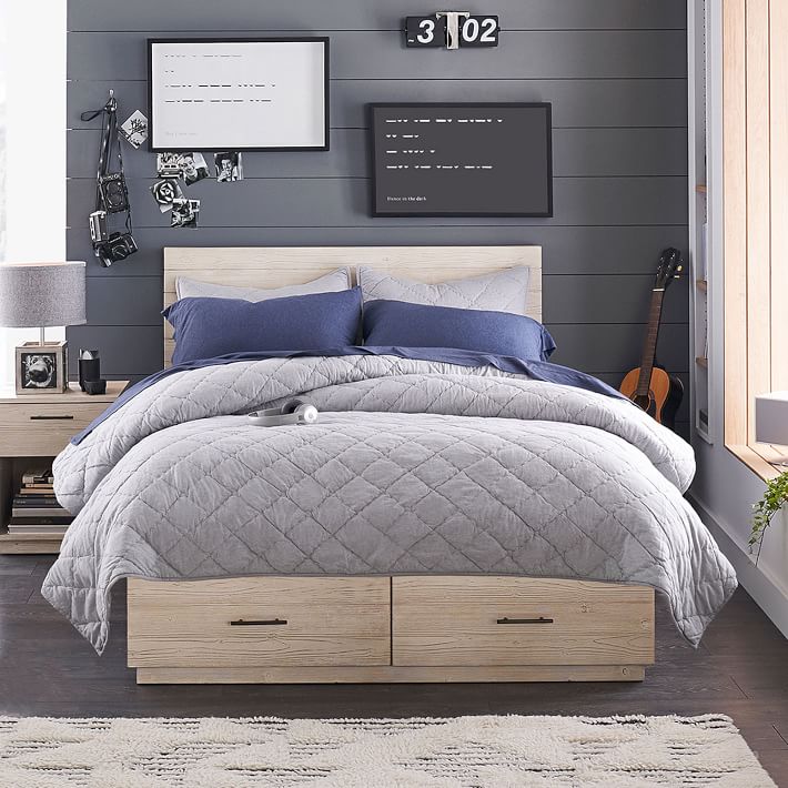 Modern Farmhouse Storage BedQueen