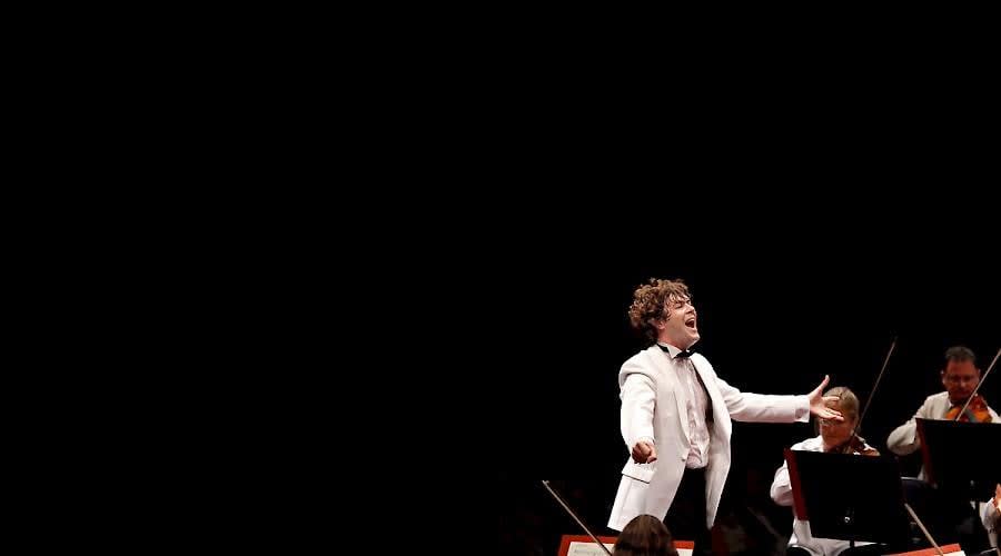 Maestro Pablo Heras-Casado Conducts in San Francisco