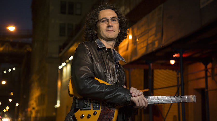 Oscar Peñas in concert in Washington, D.C.